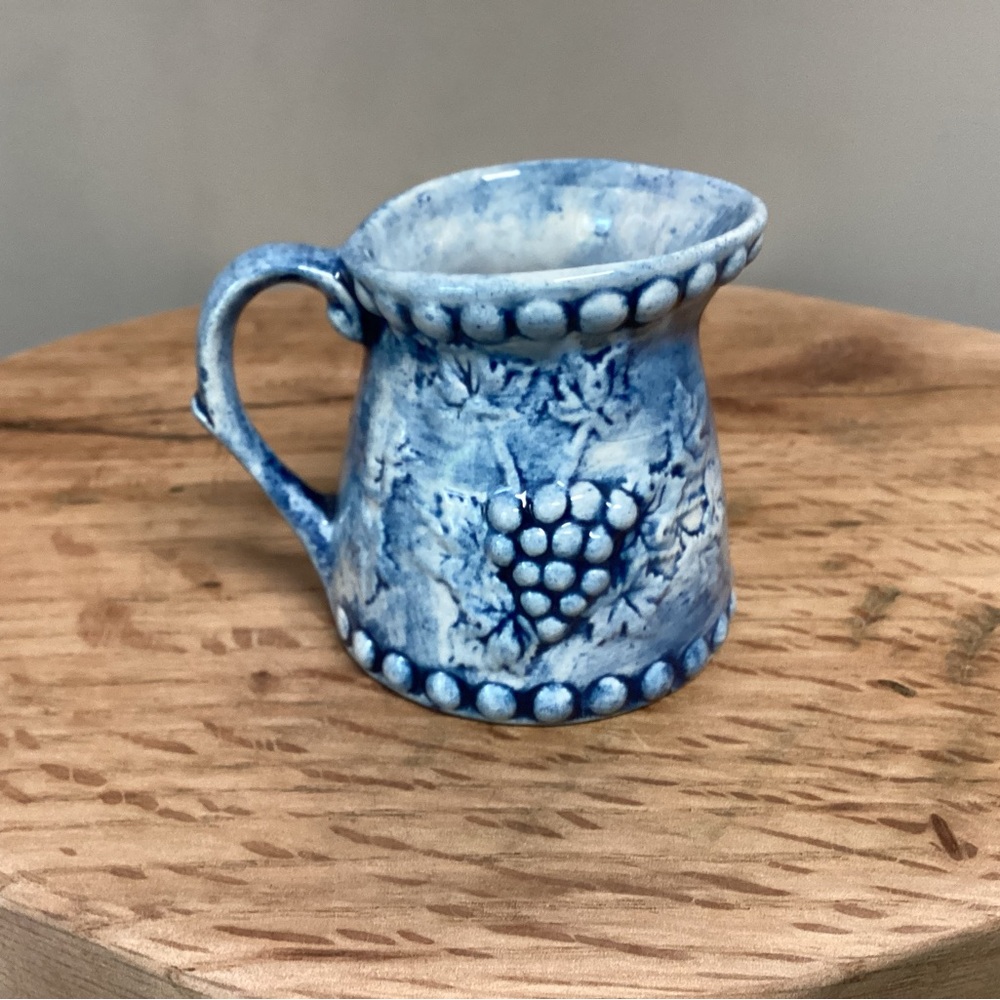 Ceramic Crafted Creamer - Grapes & Vine Themed - Very Nice & Very Unique - Picture 4 of 13